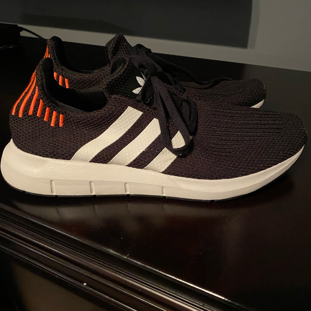 Athletic shoes